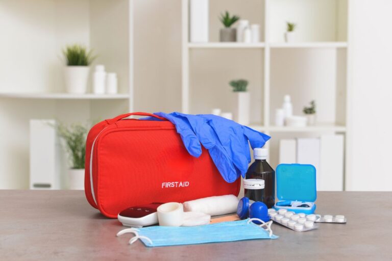 Apteczka domowa zz maścią na gojenie ran